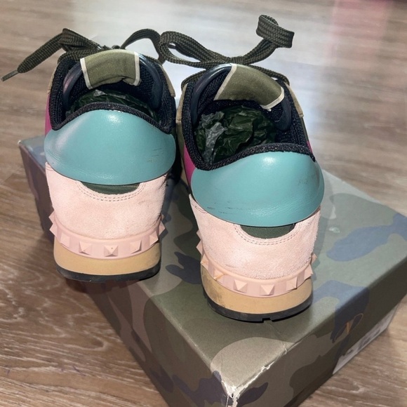 Valentino Garavani Sneakers - Picture 5 of 8